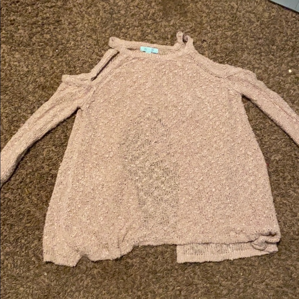 Key hole shouldered sweater with braided back